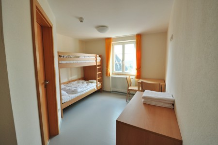 1 DZ mit Etagenbetten