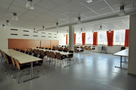 Eberhardssaal für Feiern, Sitzungen, Vorträge; mit Kühlteke und Küche